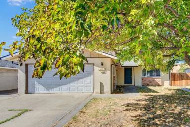 Main picture of 276 Bowline Dr