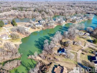 Main picture of 137 Woodstone Dr