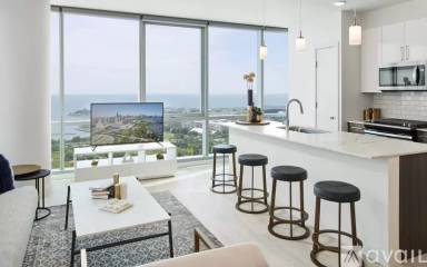 Main picture of 816 S Michigan Ave