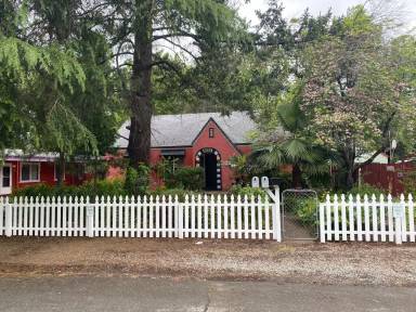 Main picture of 2556 Freebridge St