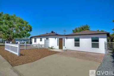 Main picture of 199 Twin Oaks Cir