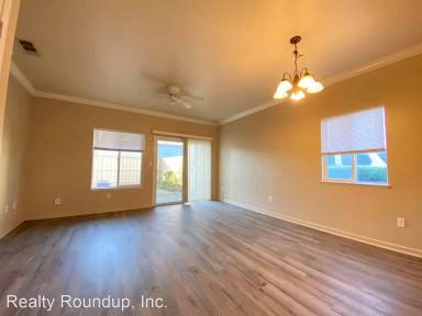 Main picture of Davis Oaks Condominiums