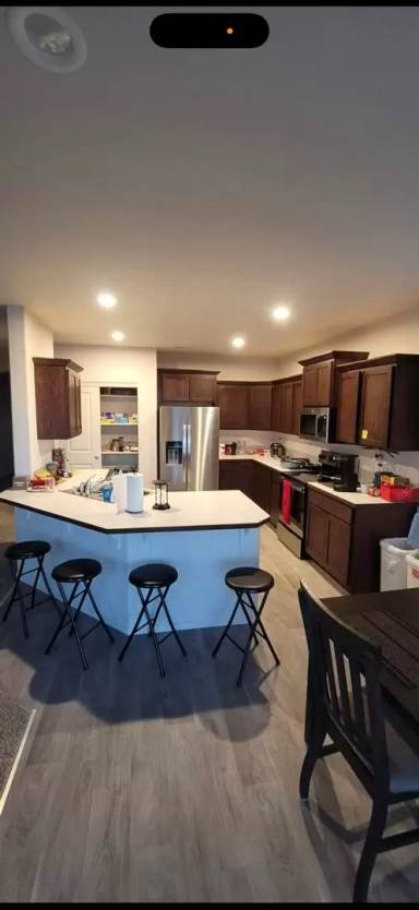 Main picture of 815 N Hooper Dr