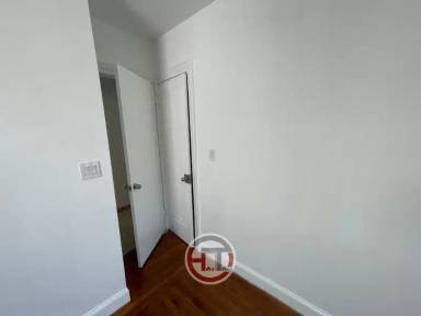 Main picture of 2115 Hone Ave