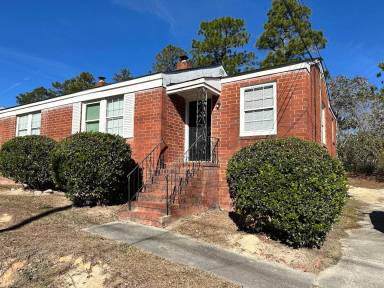 Main picture of 2447 Lumpkin Rd