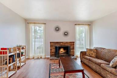 Main picture of 950 Tolman Creek Rd