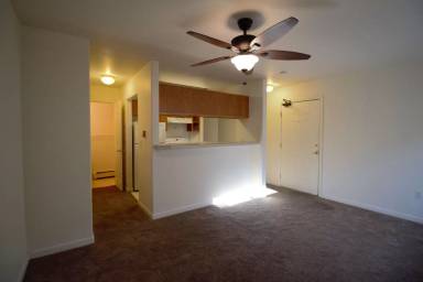 Main picture of 815 Coffman St