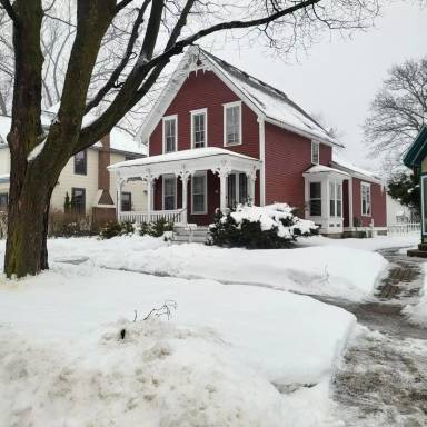 Main picture of 513 E Chapin St