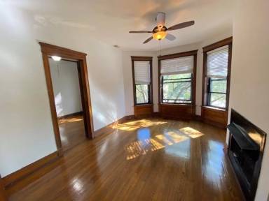 Main picture of 3304 N Halsted St