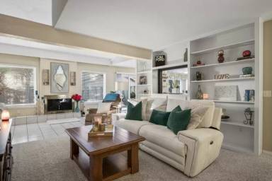 Main picture of 9923 Hefner Village Dr