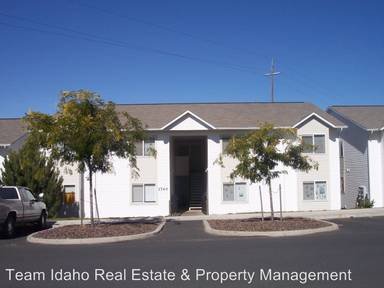 Main picture of 1740 White Ave