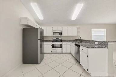 Main picture of 204 Kingshill Ct SE