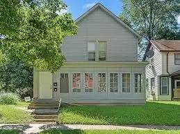 Main picture of 1119 1/2 Michigan Ave