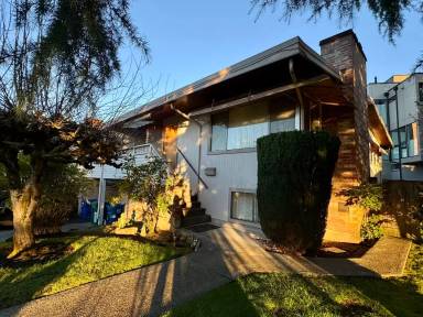 Main picture of 5016 Sand Point Pl NE