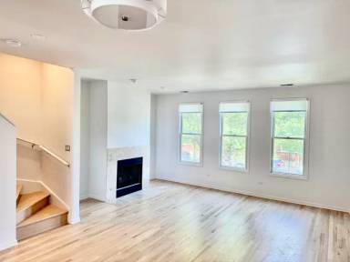 Main picture of 1002 N Crosby St