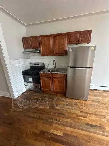 Main picture of 546 Sanford Ave