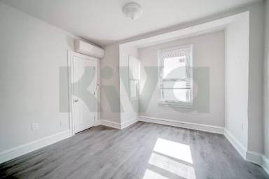 Main picture of 2411 N Stanley St