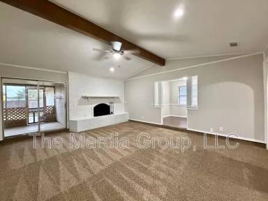 Main picture of 2744 S Cypress Cir