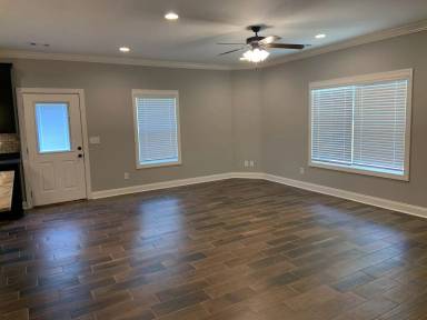 Main picture of 2033 Downs Way