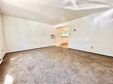 Main picture of 12 S Stapleton Ln