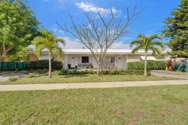 Main picture of 452 S Highland Ct