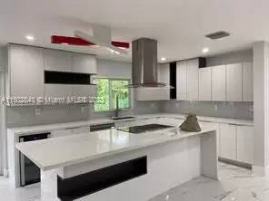 Main picture of 8721 SW 80th St