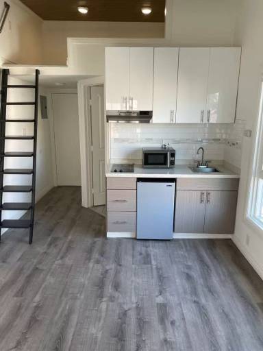 Main picture of 5616 Lexington Ave