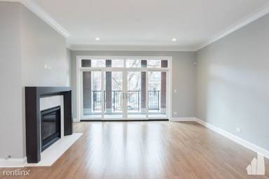 Main picture of 2309 N Southport Ave