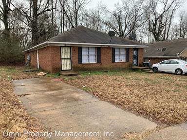 Main picture of 623 McWhirter Ave