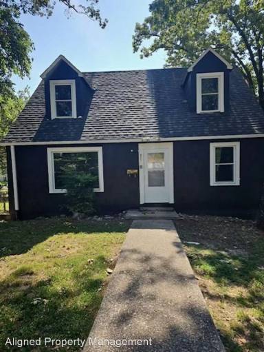 Main picture of 225 Bayles St