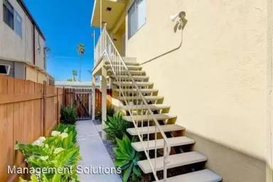 Main picture of 3488 Monroe Ave