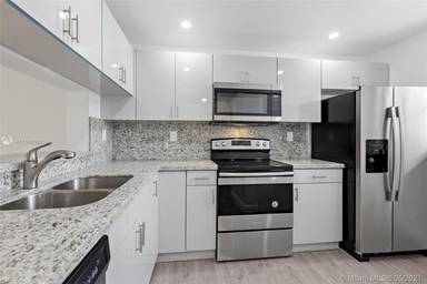 Main picture of 10145 NW 9th Street Cir