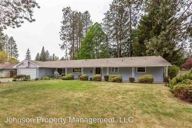 Main picture of 4708 S Helena St