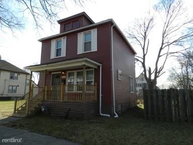 Main picture of 130 Batavia St