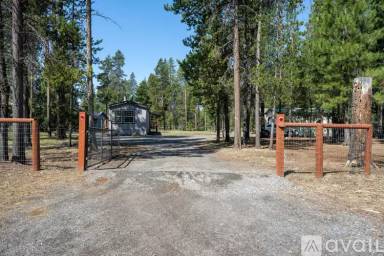 Main picture of 53955 Yoho Dr