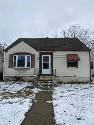 Main picture of 3512 S Grand Traverse St