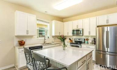 Main picture of 5326 Rochester Pl
