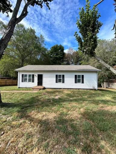 Main picture of 1045 Winding Way Dr