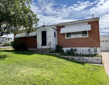 Main picture of 5323 Seslar Ave