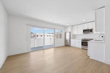 Main picture of 150 10th St