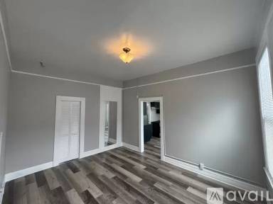 Main picture of 100 E Tarpon Ave