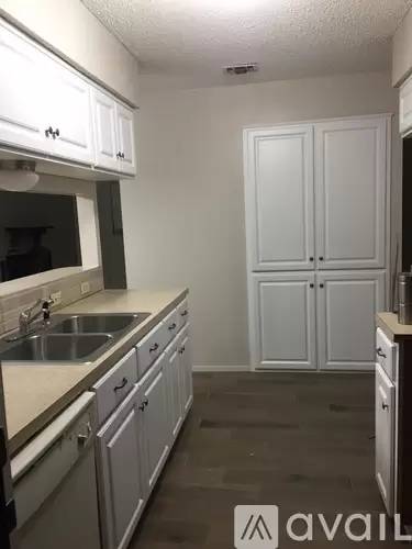 Main picture of 2401 Cottonwood Dr