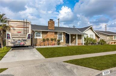 Main picture of 8359 Santa Fe Dr