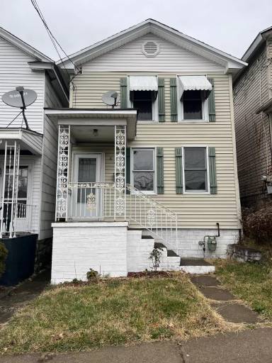 Main picture of 629 Maple St