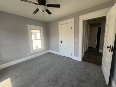 Main picture of 2415 Farnam St