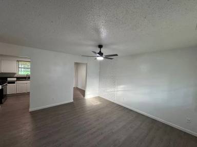 Main picture of 1303 White Rd
