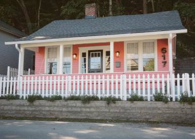 Main picture of 615 Taylor Ave