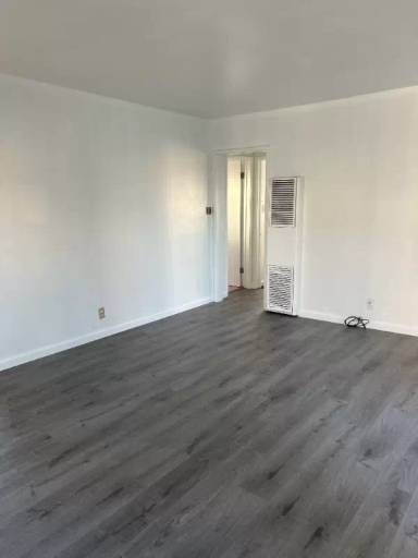 Main picture of 4836 Saturn St
