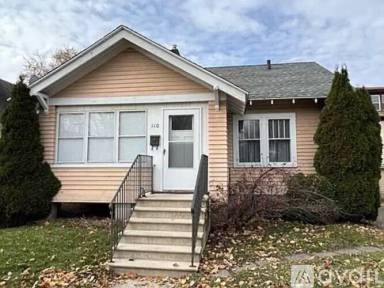 Main picture of 110 S Irwin Ave