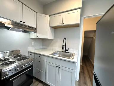 Main picture of 2317 Grand Ave